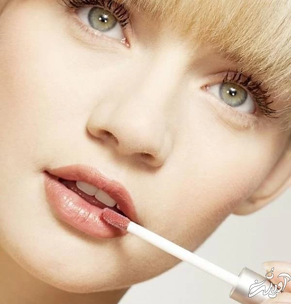 برجسته شدن لب با برق لب